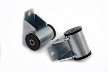 Load image into Gallery viewer, DAYSTAR PRODUCTS INTERNATIONAL KJ01004BK - 84-05 Jeep 6 Cylinder Motor Mount image