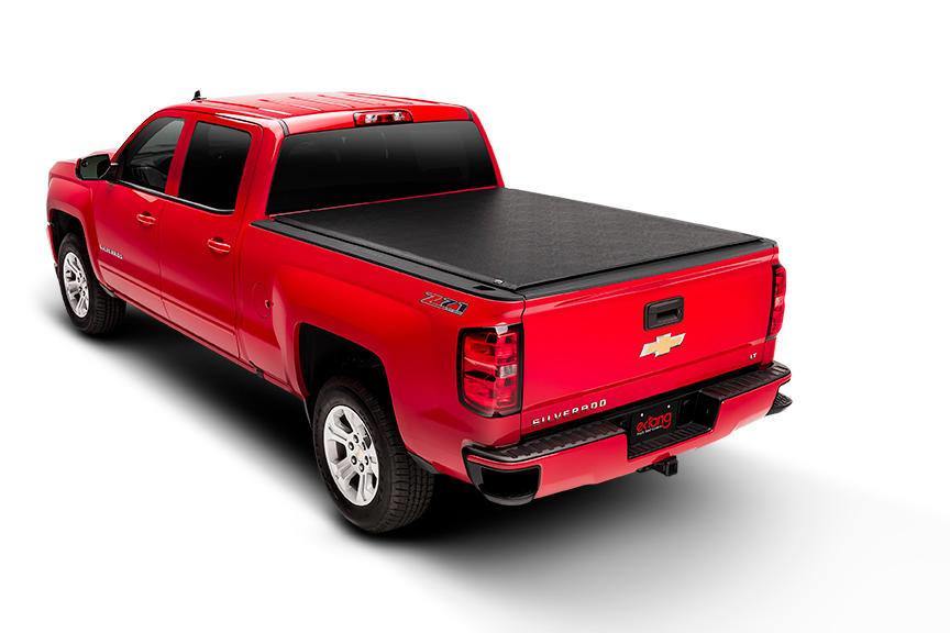 TRUXEDO 549801 - Lo Pro Tonneau Cover 15-  GM Colorado 5ft Bed image